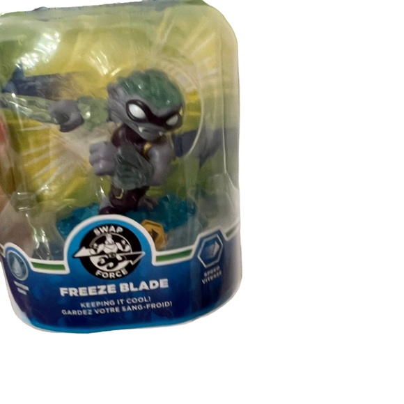 Sky Landers Swap Force Freeze Blade Age 6+ New in Package - Picture 5 of 5